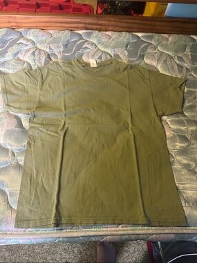 Gildan Olive Green Short Sleeve Crew Neck T-Shirt